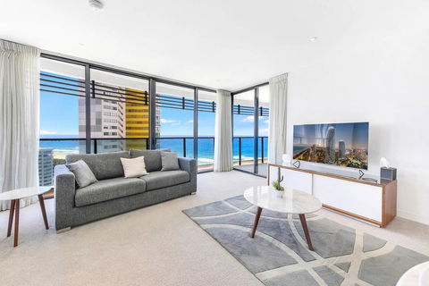 Awesome Ocean Views Broadbeach WiFi, Netflix, Wine - Accommodation Fremantle 1