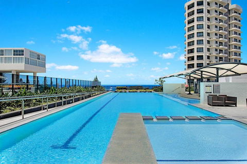 Awesome Ocean Views Broadbeach WiFi, Netflix, Wine - Accommodation Fremantle 0