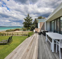 Azure Absolute Beachfront - Pet Friendly - Accommodation Fremantle