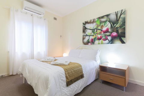 B5 Close To Nedlands, Cafes, Swan River, SCGH & UWA - Accommodation Fremantle 1