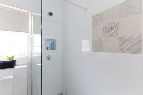 B5 Close To Nedlands, Cafes, Swan River, SCGH & UWA - Accommodation Fremantle 3