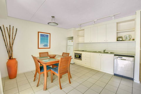 Baden 61 - Rainbow Shores, Air Conditioned Unit, Walk To Beach, Pool, Tennis Court - Accommodation Fremantle 3