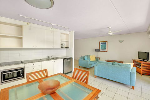 Baden 61 - Rainbow Shores, Air Conditioned Unit, Walk To Beach, Pool, Tennis Court - Accommodation Fremantle 0