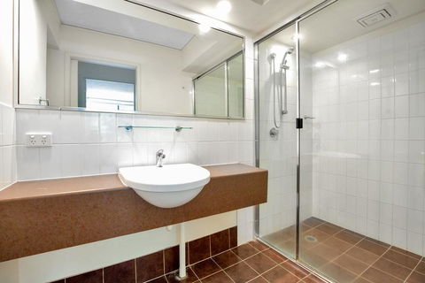 Baden 61 - Rainbow Shores, Air Conditioned Unit, Walk To Beach, Pool, Tennis Court - Accommodation Fremantle 2