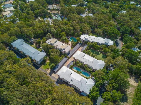 Baden 90 - Rainbow Shores, Resort Unit, Pools, Tennis Court, Walk To Beach - Accommodation Fremantle 3