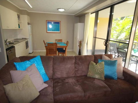 Baden 90 - Rainbow Shores, Resort Unit, Pools, Tennis Court, Walk To Beach - Accommodation Fremantle 2