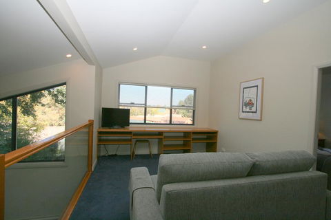 Banjos Way 2/23 Banjo Patterson Crescent - Accommodation Fremantle 2
