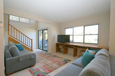 Banjos Way 2/23 Banjo Patterson Crescent - Accommodation Fremantle 1