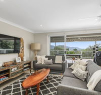 Barefoot Top Floor 32 Skyline Crescent Crescent Head - Accommodation Fremantle
