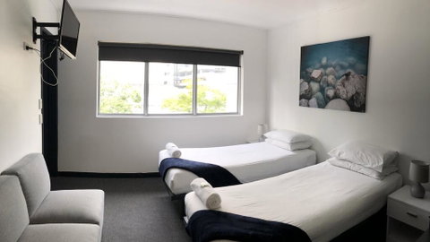 Base Brisbane Uptown - Accommodation Fremantle 1