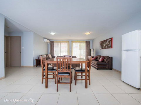 Bay Breeze 2 Bedroom Villa 24 - Accommodation Fremantle 1