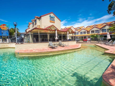 Bay Breeze 2 Bedroom Villa 24 - Accommodation Fremantle 0