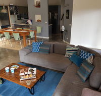 Bay Breeze Holiday Home - Accommodation Fremantle