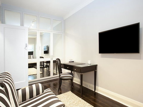 BAYSIDE RETREAT-hosted By:L'Abode Accommodation - Accommodation Fremantle 1