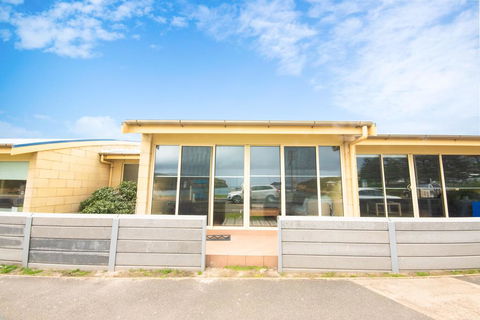 Bayview No 2 - Next To The Beach - Accommodation Fremantle 0