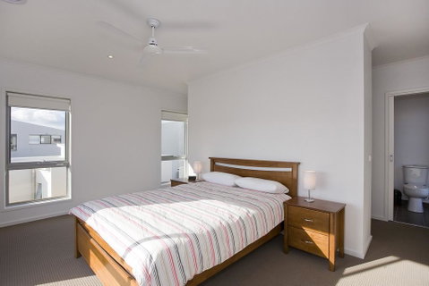Beach & Golf Stays, Australia - Accommodation Fremantle 3