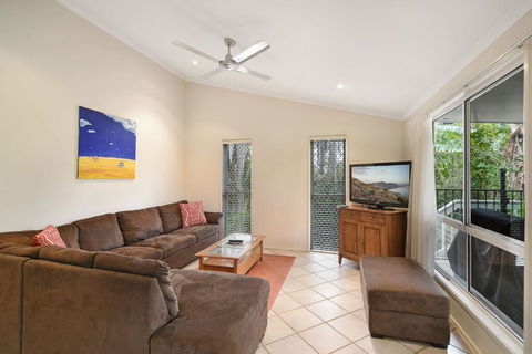 Beach Affair - 10 Callitris Crescent - Accommodation Fremantle 2