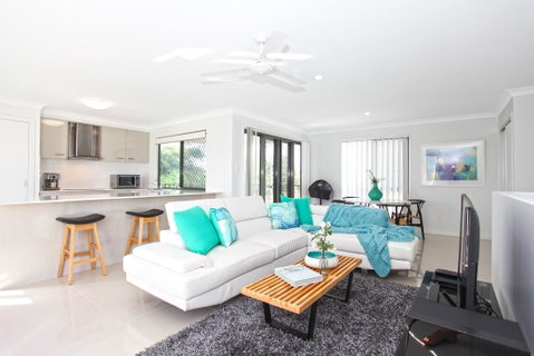 Beach Breeze Holiday House - Accommodation Fremantle 0