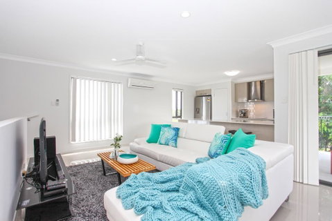 Beach Breeze Holiday House - Accommodation Fremantle 1