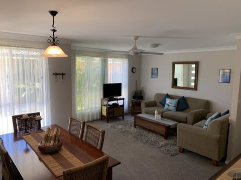 Beach Haven Villa - Accommodation Fremantle 0