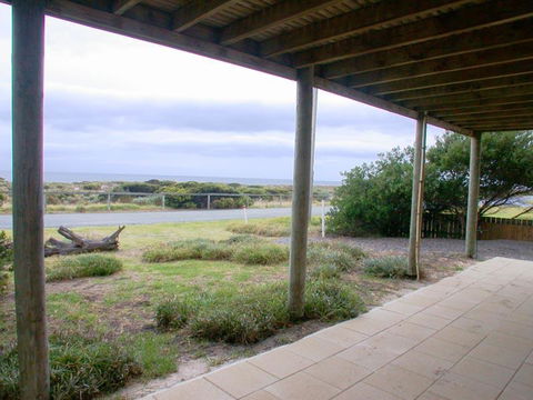 Beach House At Silver Sands - Accommodation Fremantle 3