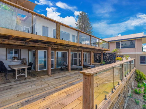 Beach Shack On Main Yamba Magnificent Views Photos Available Shortly Free WiFi - Accommodation Fremantle 3