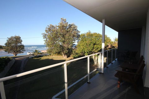 BEACHFRONT 3- 3/12 Bundella Ave LC - Accommodation Fremantle 0