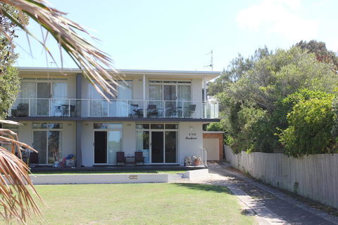 BEACHFRONT 3- 3/12 Bundella Ave LC - Accommodation Fremantle 3