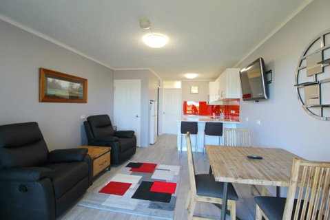 Beachfront 4, 25 Willow Street - Accommodation Fremantle 2