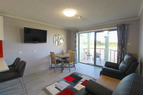 Beachfront 4, 25 Willow Street - Accommodation Fremantle 3