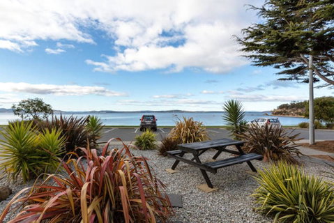 Beachfront Apartment Blackmans Bay - Accommodation Fremantle 0