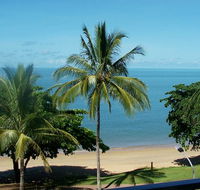 Beachfront Apartments on Trinity Beach - Accommodation Fremantle