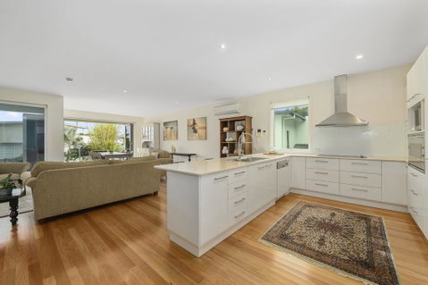 Beachfront By The CC - Family Friendly, Plunge Pool, Steps To The Beach - Accommodation Fremantle 3