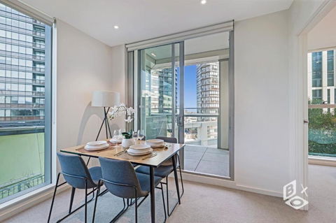 REST COLLECTION Apartments On Collins Docklands - Accommodation Fremantle 3
