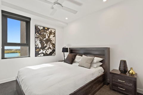 Riverfront 2-Bed With Pool, Sauna, Gym & Views - Accommodation Fremantle 2