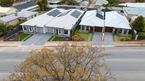 Renmark River Villas And Boats & Bedzzz - Accommodation Fremantle 1