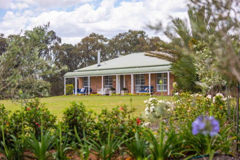 Redims Hill Cottage - Accommodation Fremantle 0