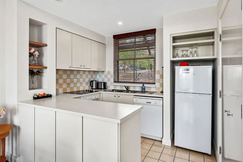 Refreshing Valley Escape - Accommodation Fremantle 3