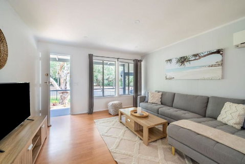 Renovated Beach Home Relax Unwind - Accommodation Fremantle 3
