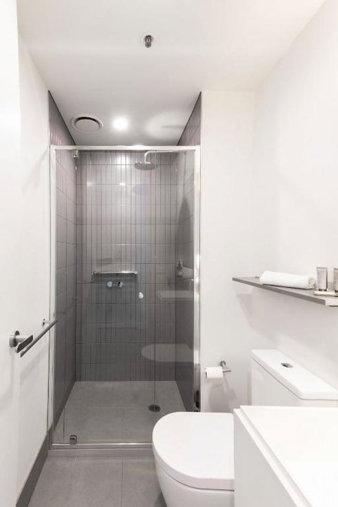 Resort Style Living 2 Bed Apt With Pool BBQ - Accommodation Fremantle 2