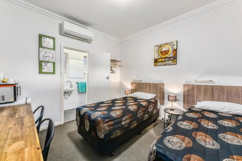Rest Motels - Accommodation Fremantle 3