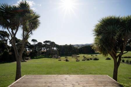 Retreat By The River - Views Wi-fi & Parking - Accommodation Fremantle 2