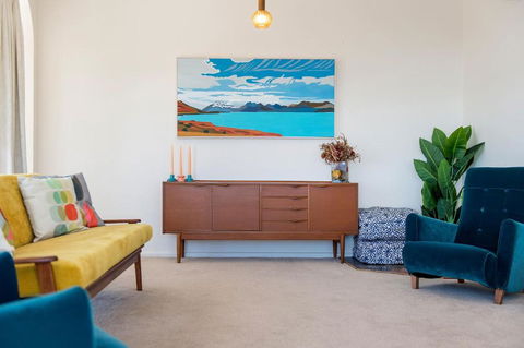 Retro Beach House - Accommodation Fremantle 2