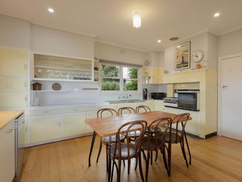 Retro Retreat - Accommodation Fremantle 3