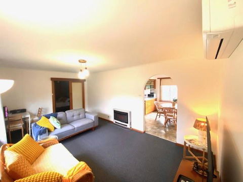 Retro Riverside Redan, Ballarat - Accommodation Fremantle 2