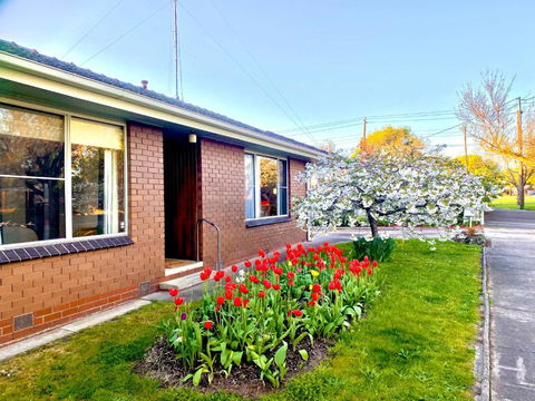 Retro Riverside Redan, Ballarat - Accommodation Fremantle 0