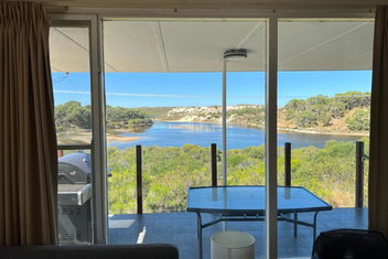 River Panorama Beach House with Accommodation Fremantle