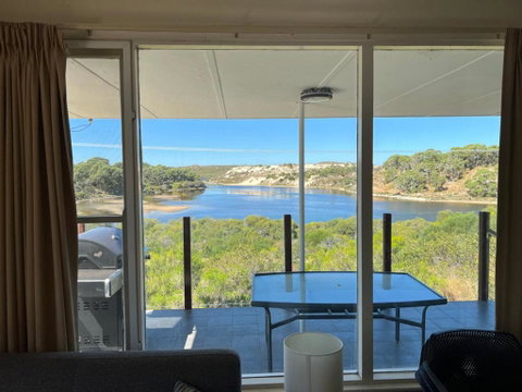 River Panorama Beach House - Accommodation Fremantle 0