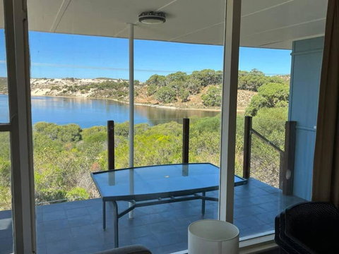 River Panorama Beach House - Accommodation Fremantle 3