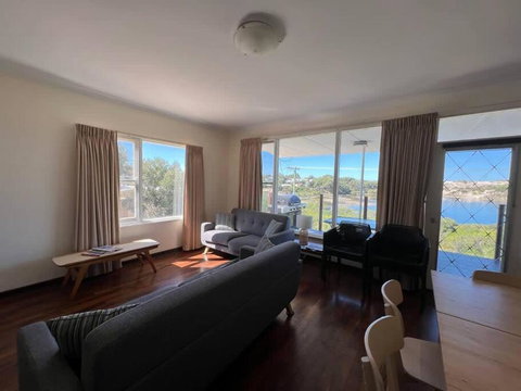 River Panorama Beach House - Accommodation Fremantle 2
